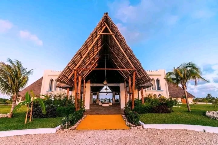 Commercial resort makuti roofing project