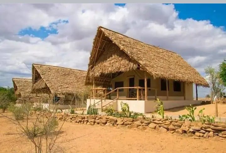 Traditional makuti roof construction process
